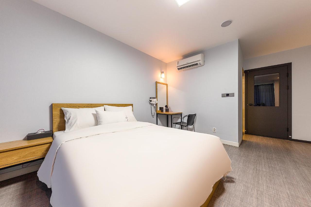 Business Joy Hotel Чхонджу Экстерьер фото