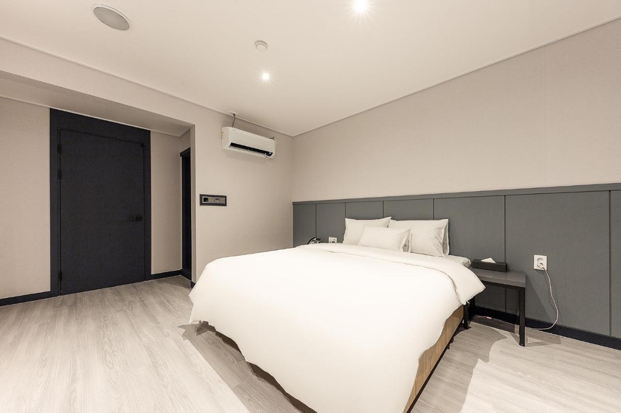 Business Joy Hotel Чхонджу Экстерьер фото