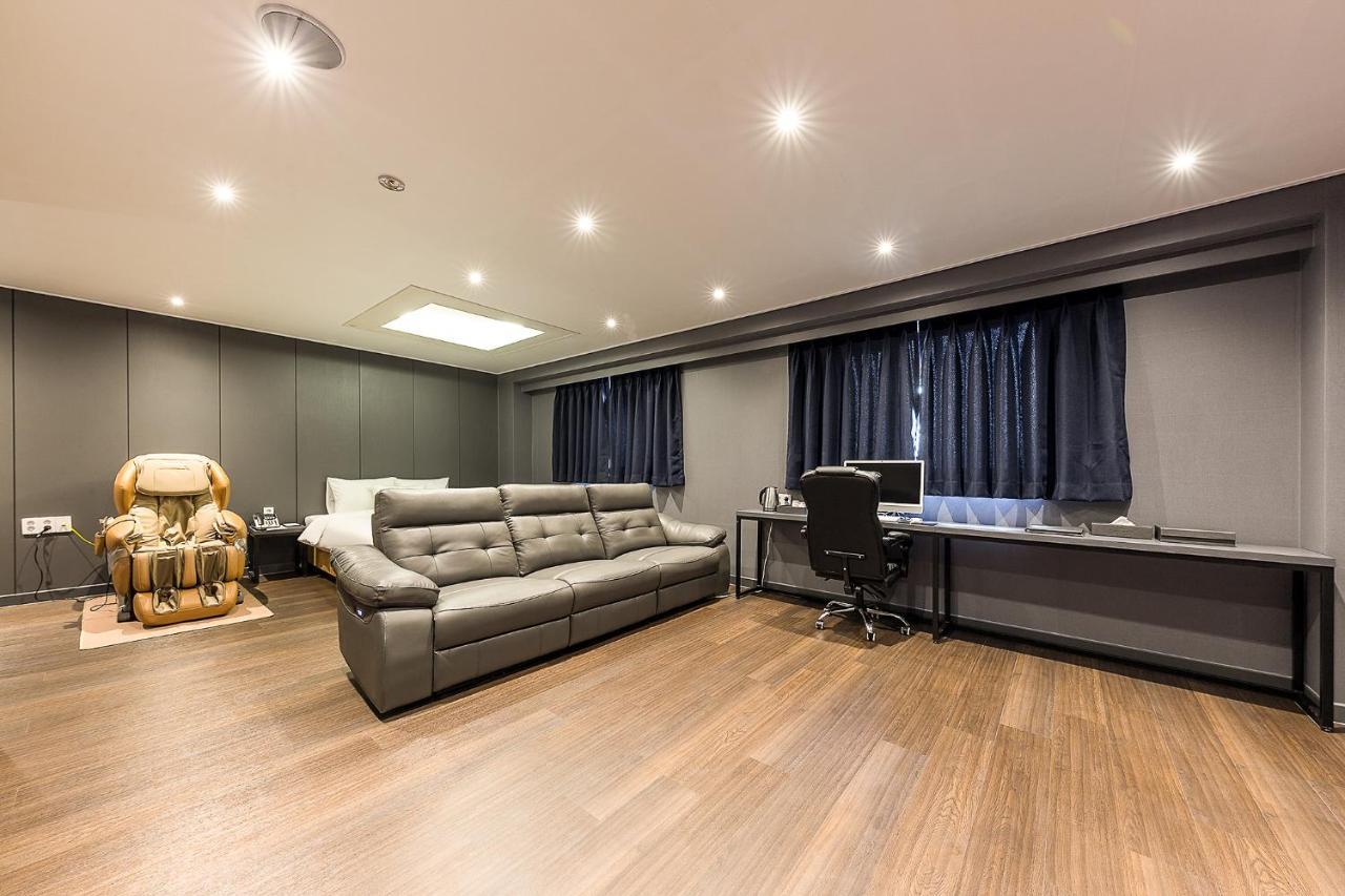 Business Joy Hotel Чхонджу Экстерьер фото